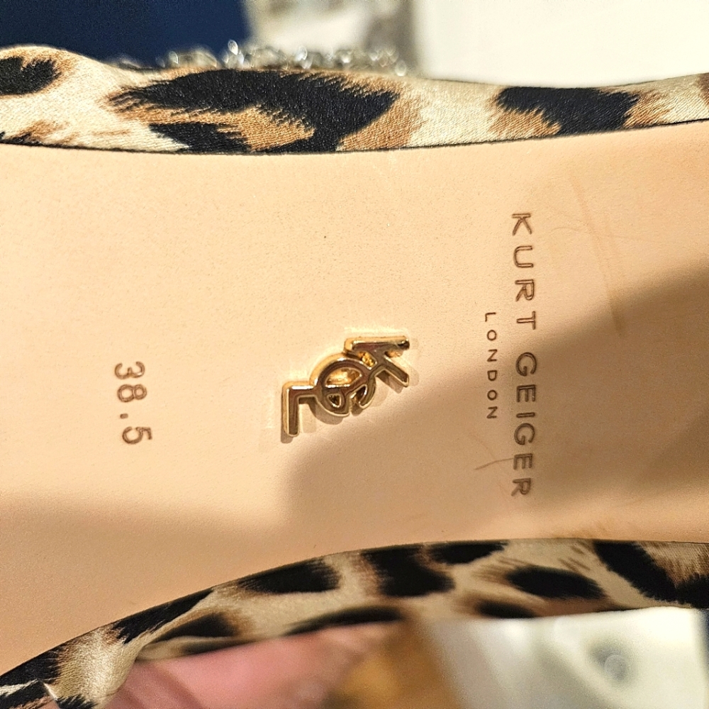 Kurt Geiger London 7.5 leopard eye mules